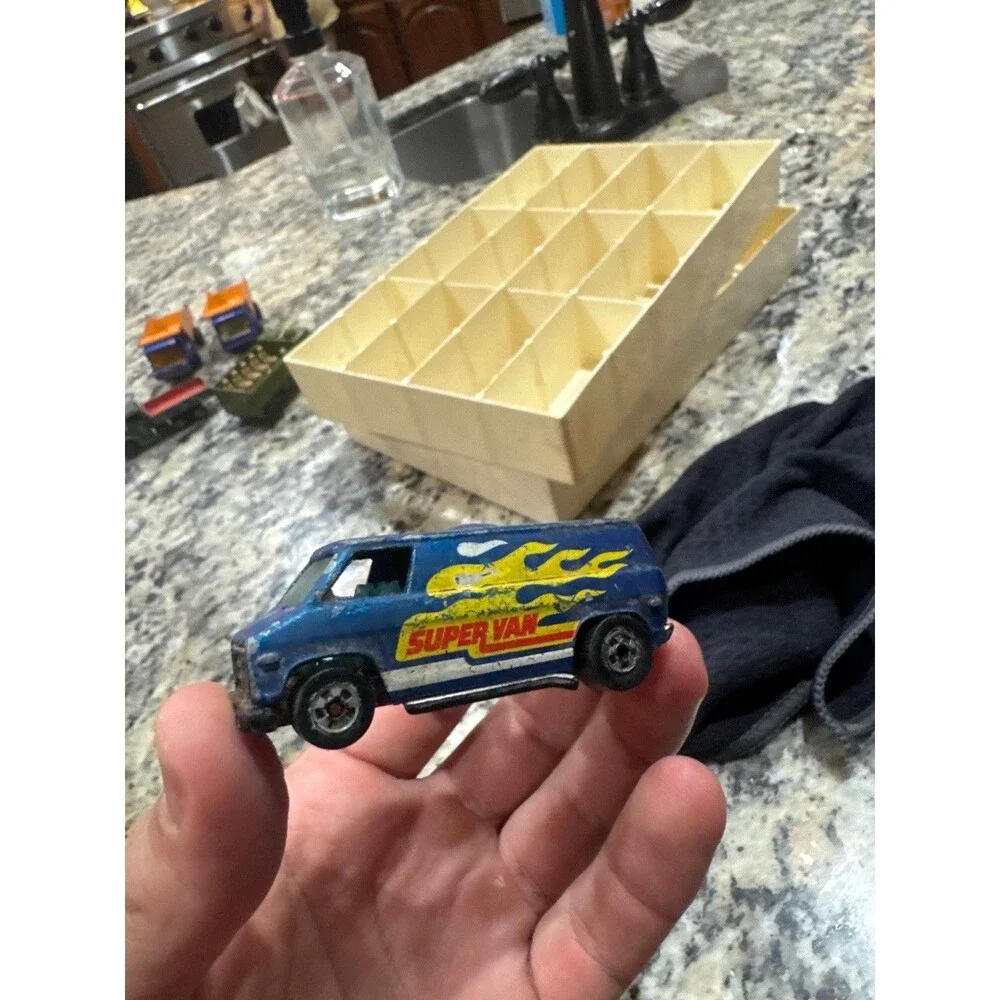Vintage 1970s-1980s Hot Wheels & Matchbox Collection w/ Case Redlines Rolamatic
